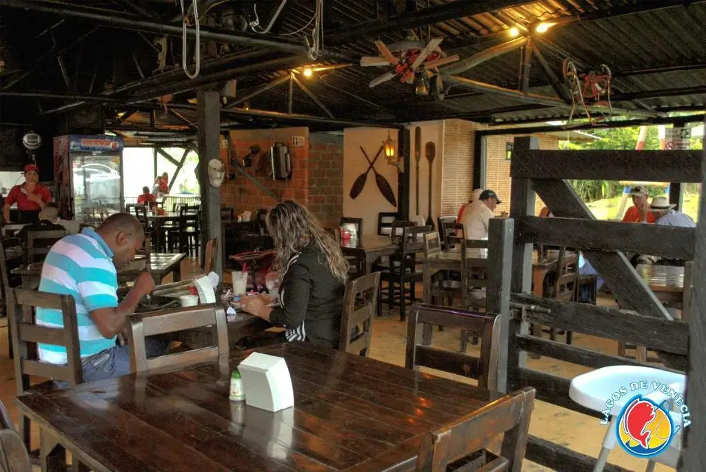 Hotel Campestre Lagos de Venecia - Chalet, glamping, camping y overlanding
