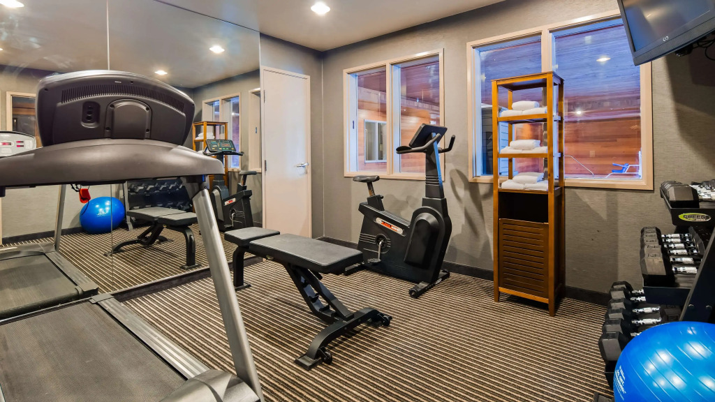 Best Western Plus Rama Inn & Suites