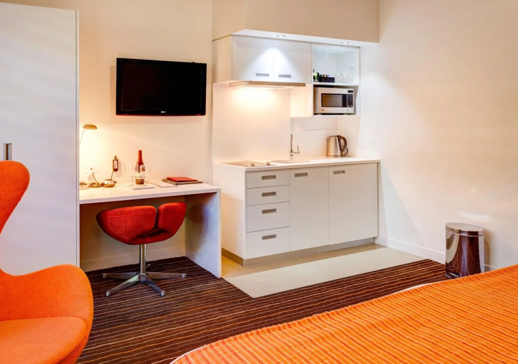 Mantra Charles Hotel