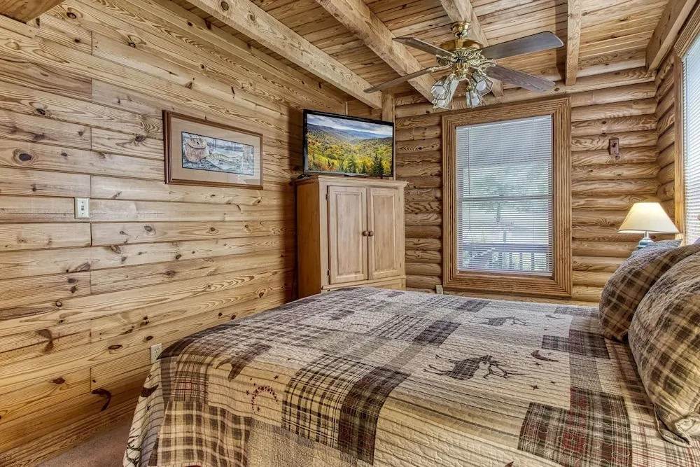 Er33 Ganma's Getaway Great Location, close To Town 4 Bedroom Cabin by RedAwning