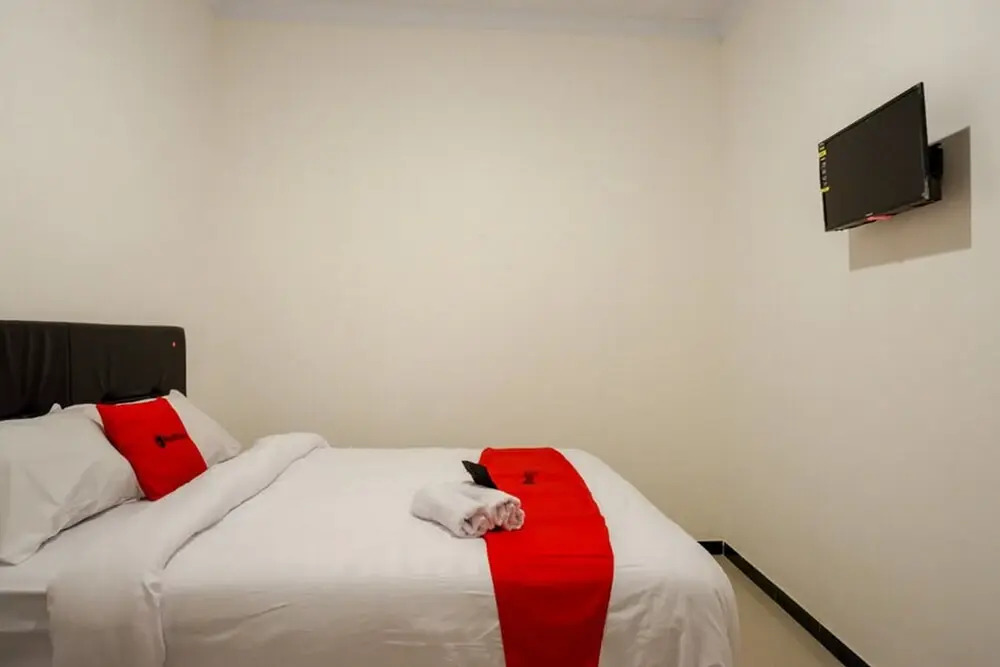 Rumah Indah Eksekutif Home Stay by RedDoorz