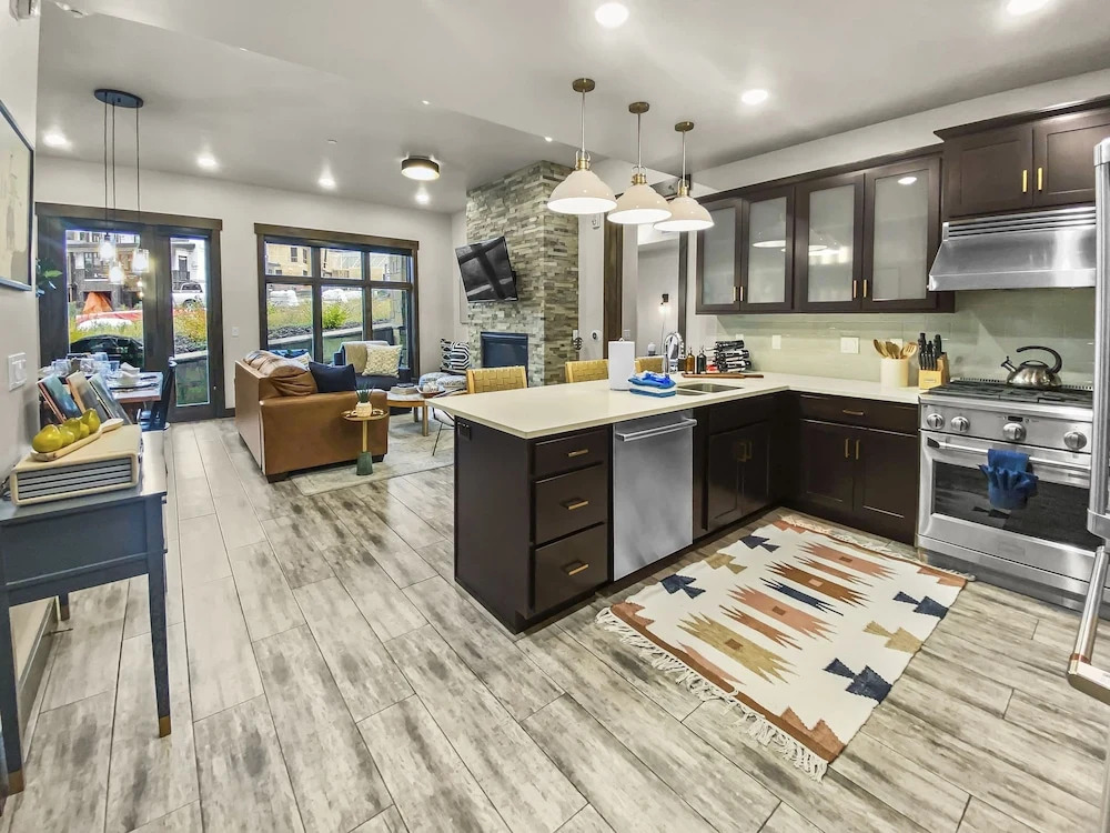 106 Blackstone Mountain Marvel! 2 Bedroom Condo by RedAwning