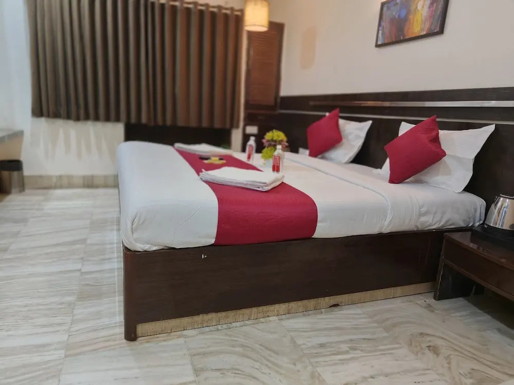 Hotel Shirdi Park Inn 80 Meters From Sai Samadhi Temple