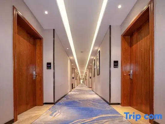 Vienna Classic Hotel（Xiamen Convention and Exhibition Center, Kwun Yam Shan Hotel）