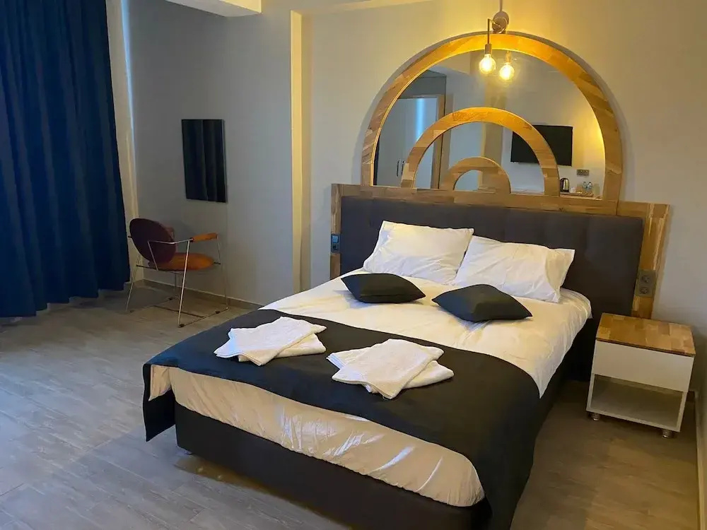 Grand Özalp Ai̇rport Hotel