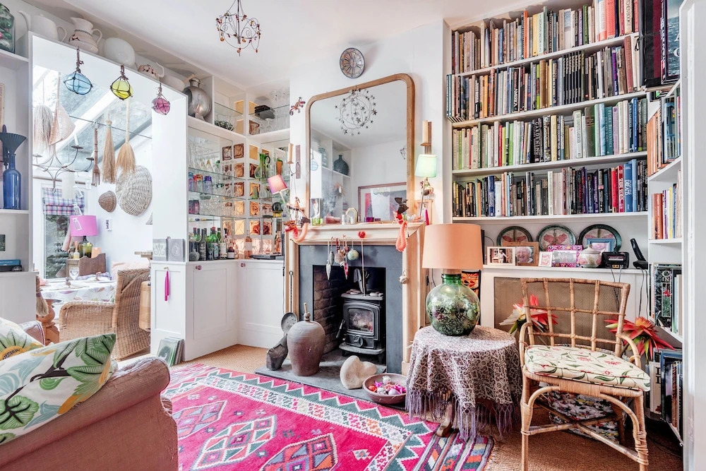 Enchanting Hammersmith Home Close to Shepherds Bush by Underthedoormat