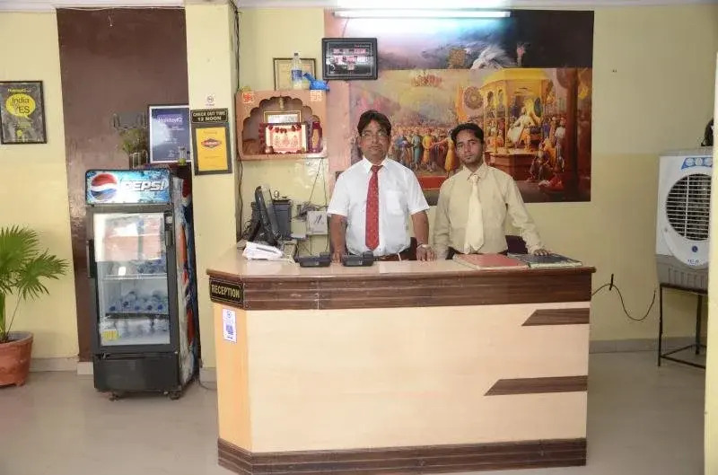 OYO 10347 Hotel Deepak