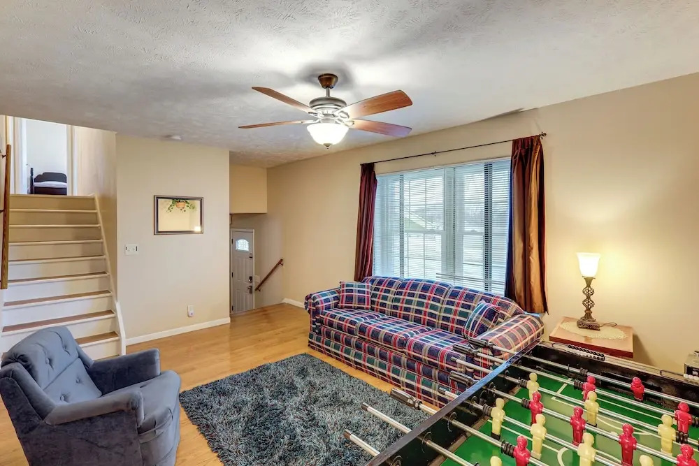 Bring the Family! Suburban Home w/ Yard in Omaha