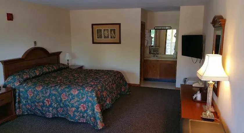 Birch Knoll Motel
