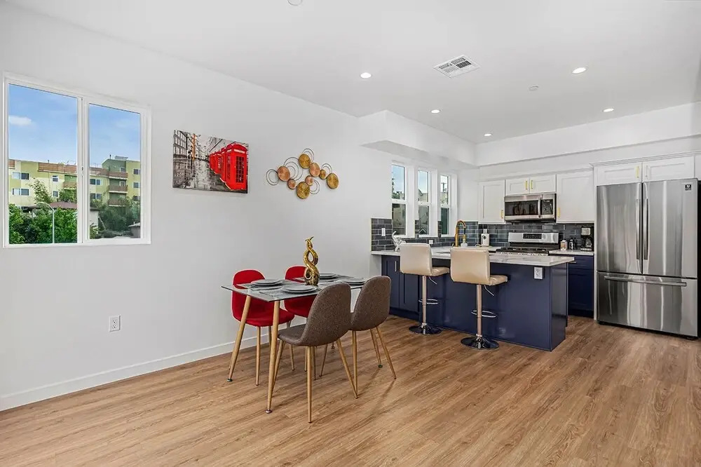 Downtown LA Stylish Suites