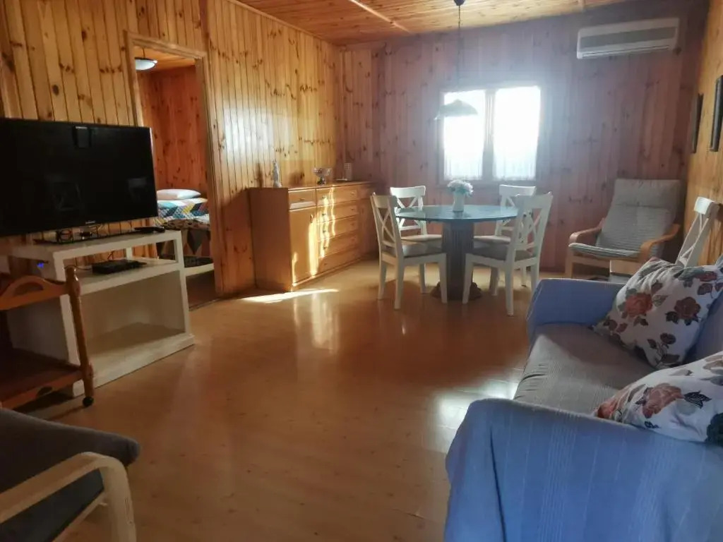 Bungalow con piscina cerca de la playa de Torre del Mar Ideal familias