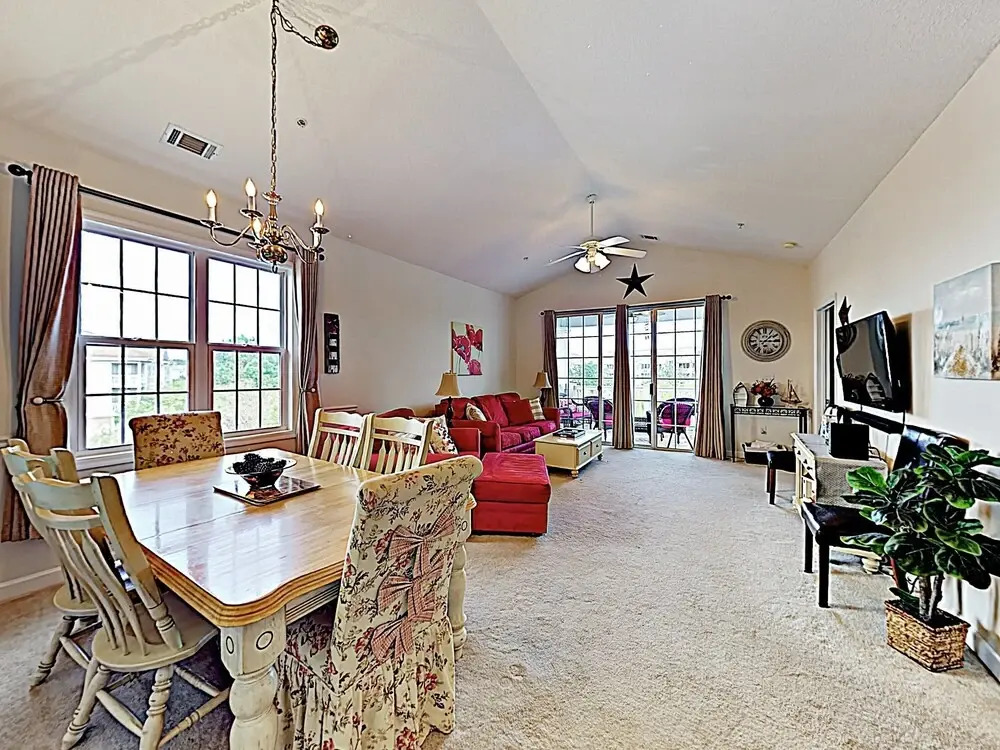 Golfers Delight: Coastal W/ Balcony & Pools 2 Bedroom Condo