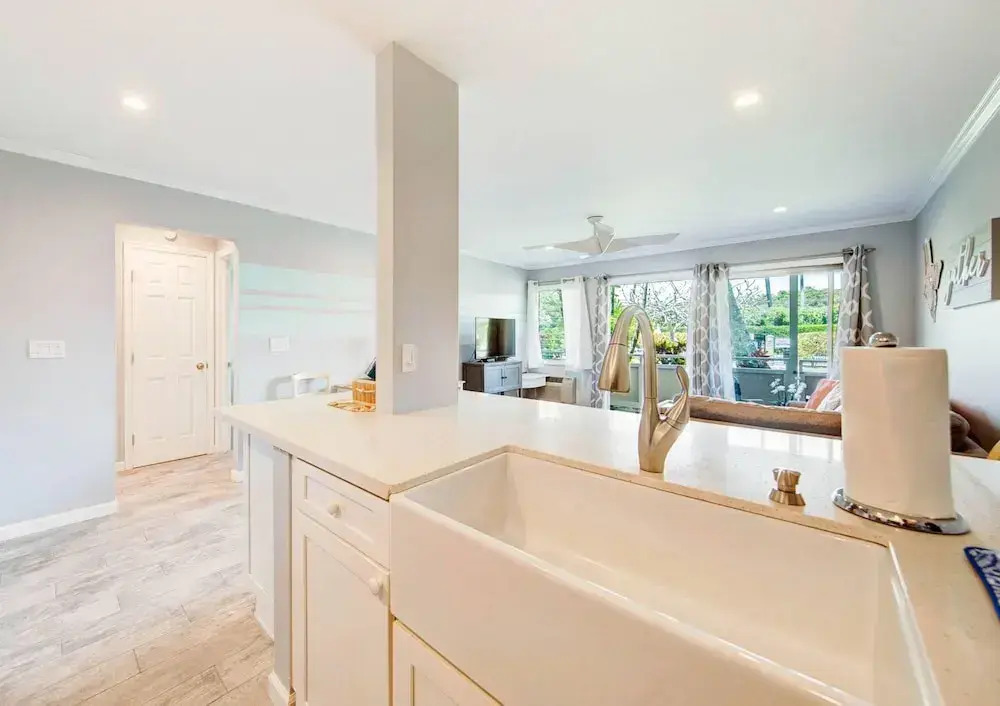 Plantation Hale Suites