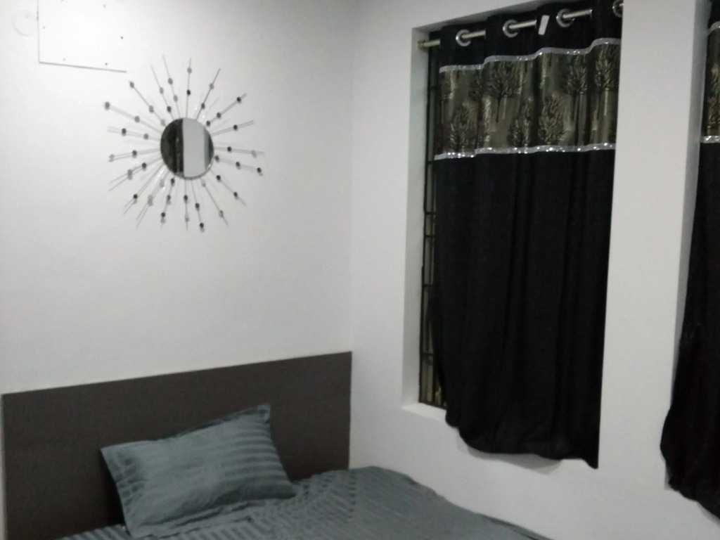 RT Service Guest House