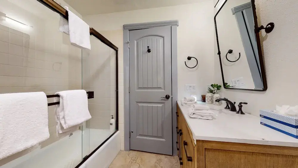Bridges Townhome 11 Pet-Friendly Deluxe Townhome with Private Hot Tub and Stones throw to slopes by RedAwning