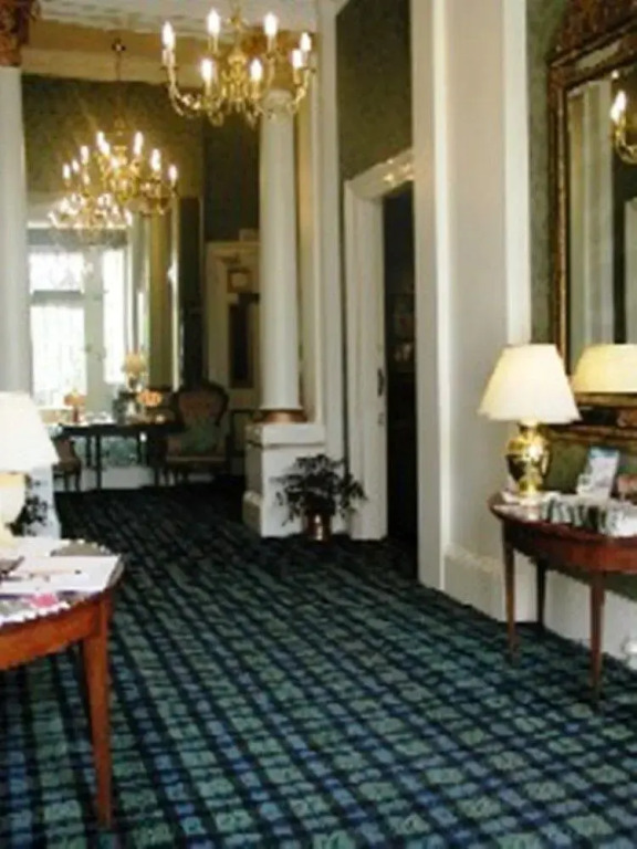 The Whitehouse Apartments