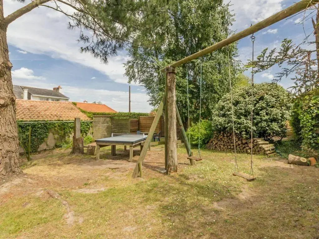 Ancien Bâtiment de Ferme Rénové entre Nantes et Pornic avec Jardin et Activités - FR-1-306-1028