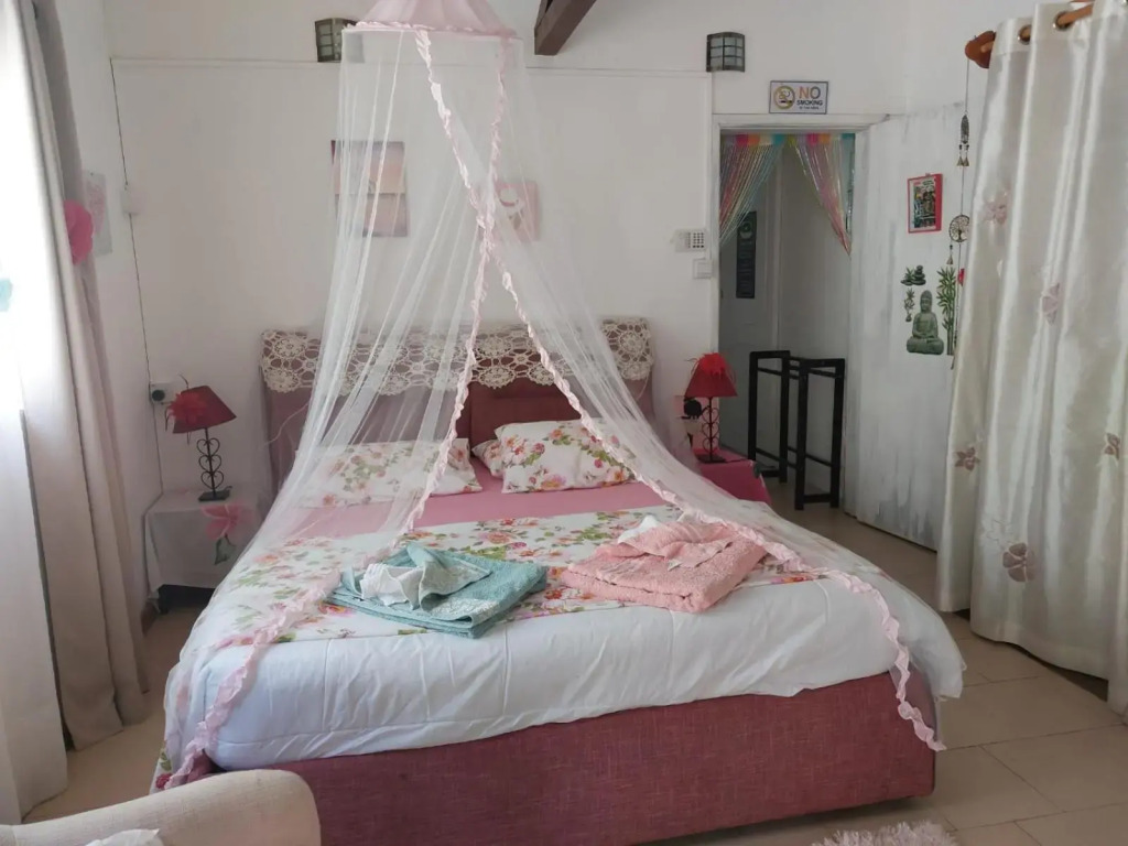 Chambre Dhote PLACE DES AMOUREUX