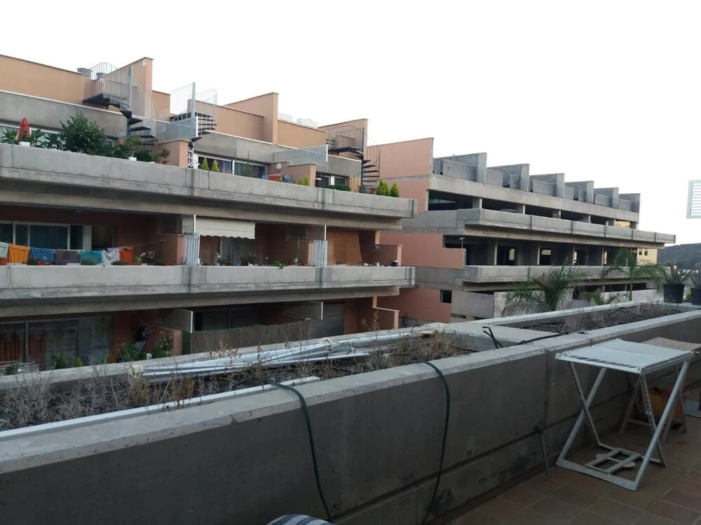 La Flora Apartments