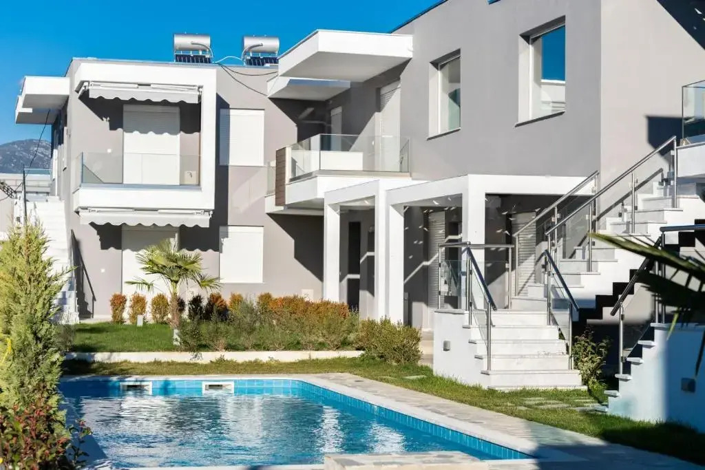 Ofrynio Luxury Apartment & Pool