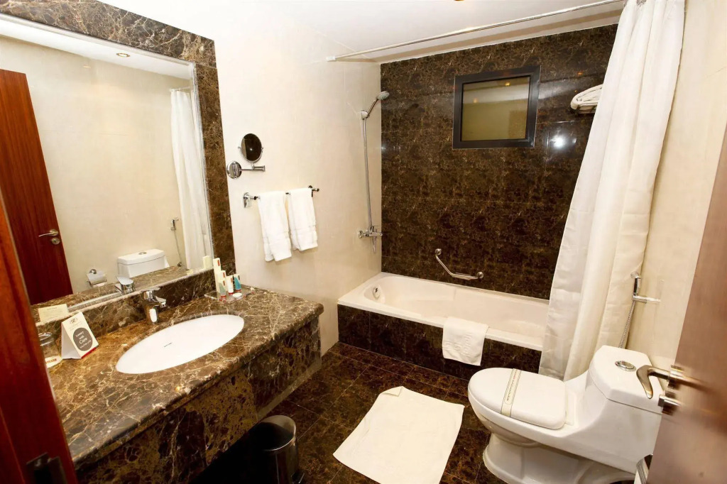 Meral Crown Hotel
