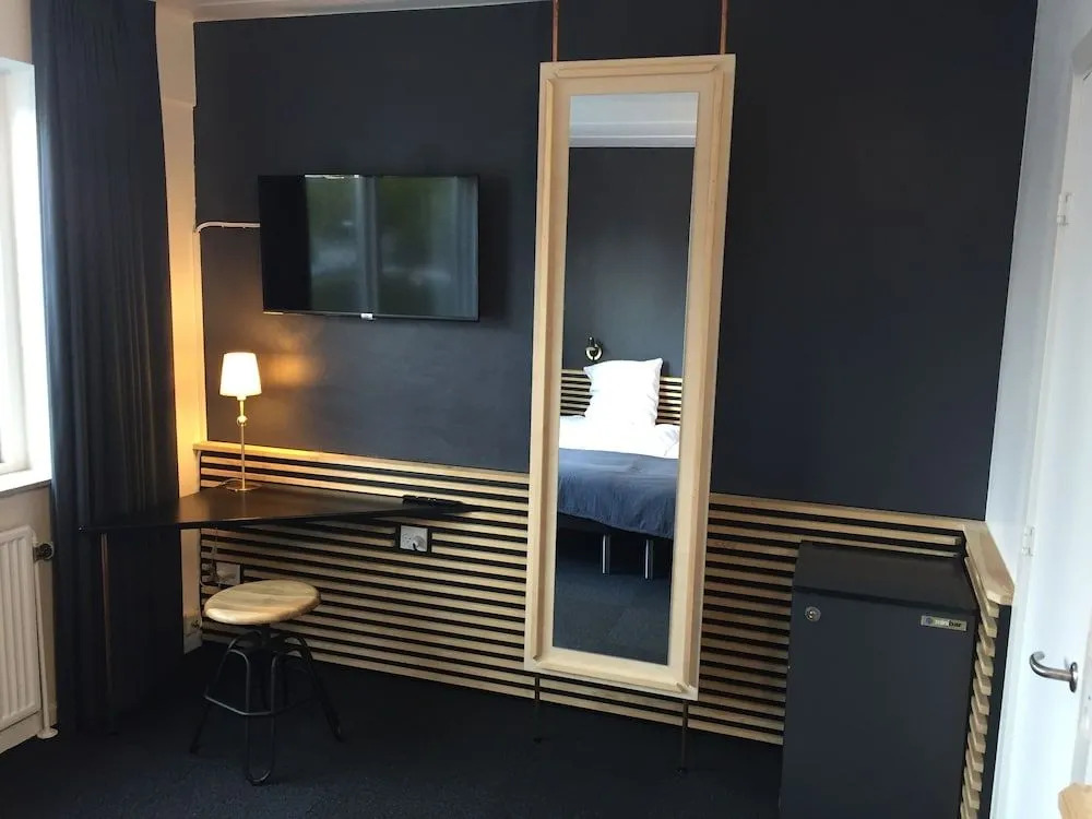 Hotel-B