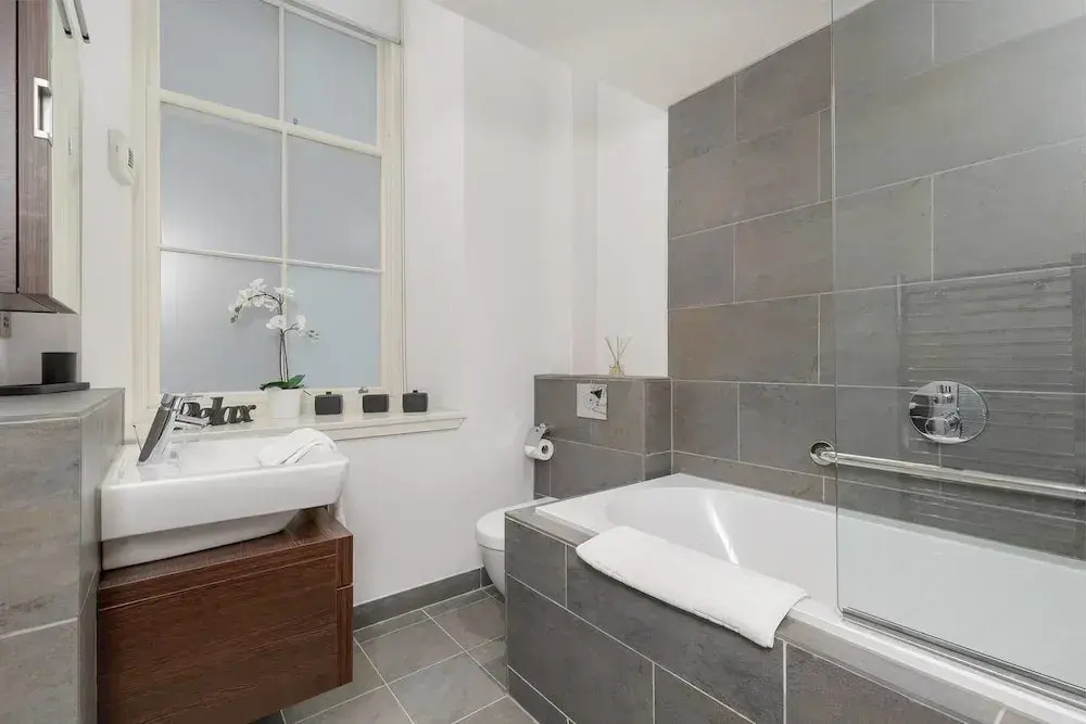 Modern Simpson Loan Apt With Lift and Parking