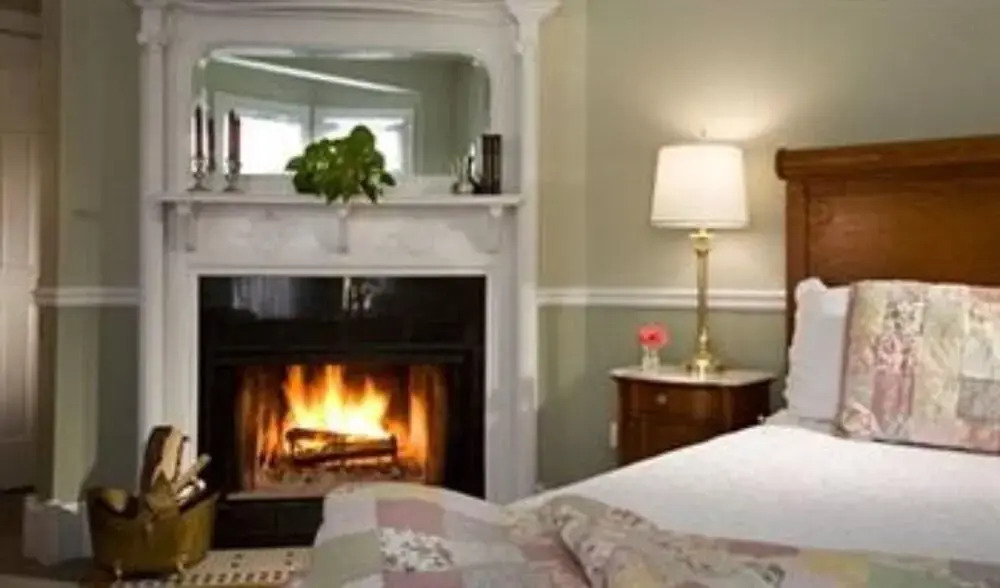 The Maple Leaf Inn