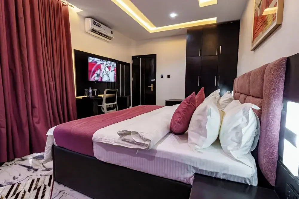 Roston Hotels