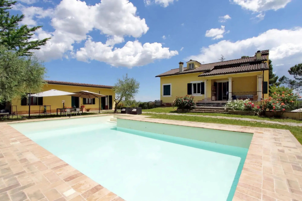 Elegance and relaxation! The holiday that's right for you!-Villa del Poggio