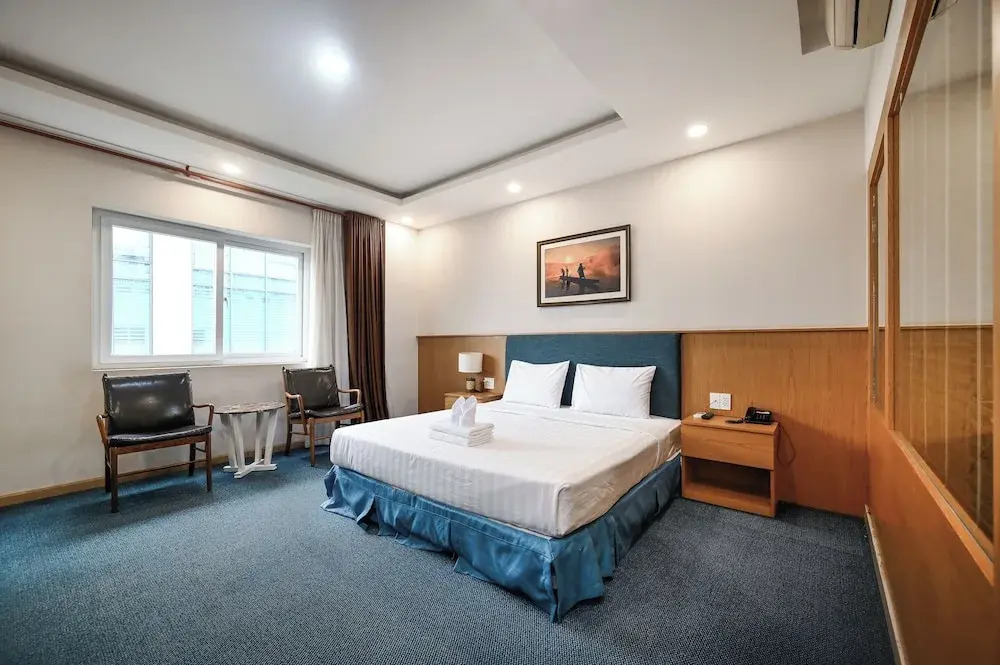 Sunshine Airport Hotel