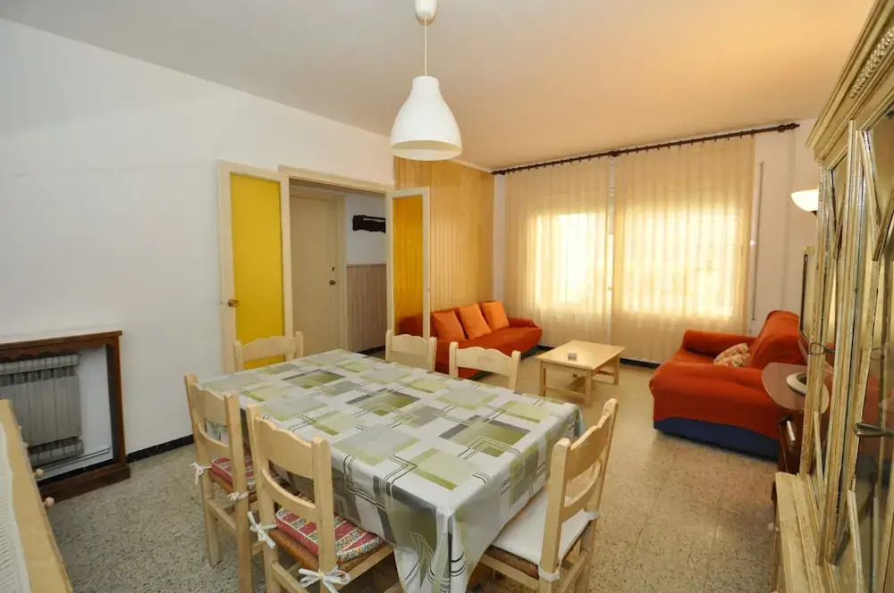 Salatan Apartments, Plaza Paris
