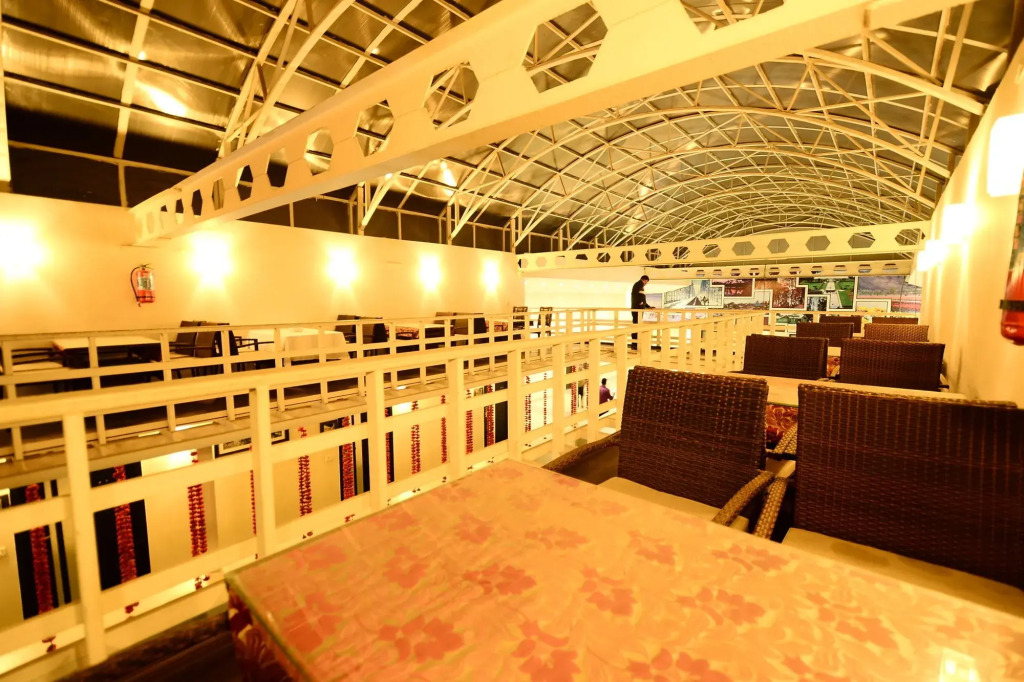 Hotel Aksa Srinagar