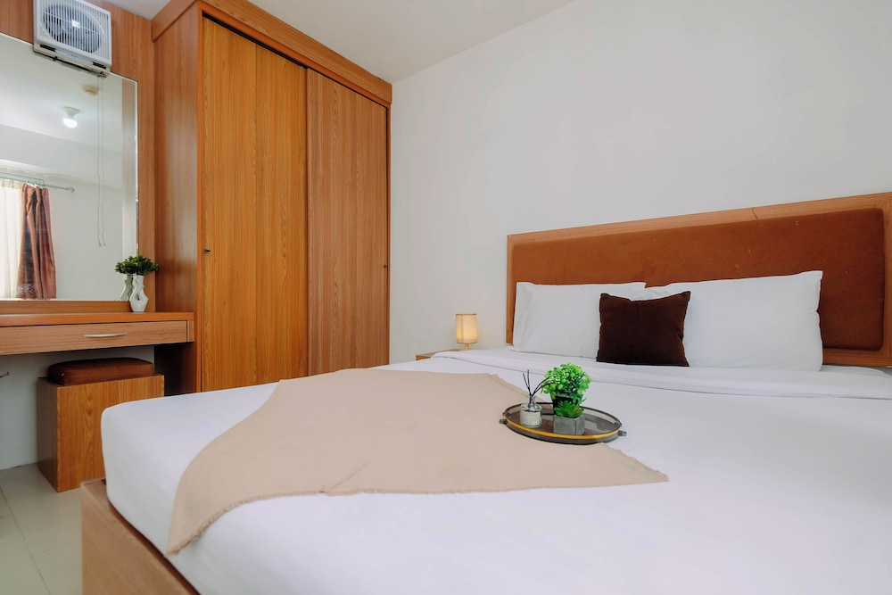 Serene And Warm 2Br At Apartment Bassura City