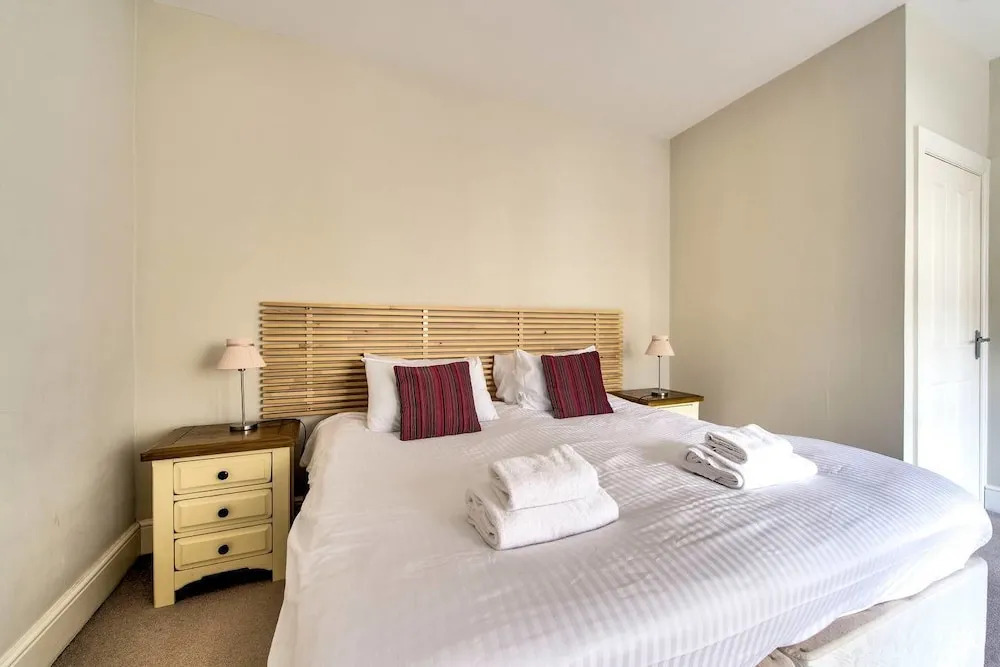 JOIVY Great Location - Lovely Rose St Apt in City Centre