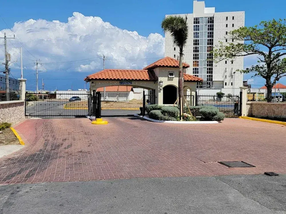 Bayfront Villas and Apt