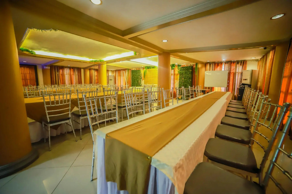 Villa Esmeralda Bryans Resort Hotel and Restaurant
