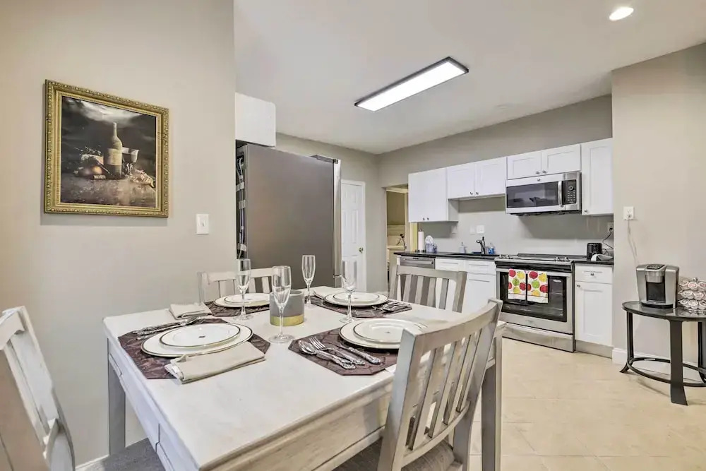 Cozy Springfield Apartment, Close to Parks!