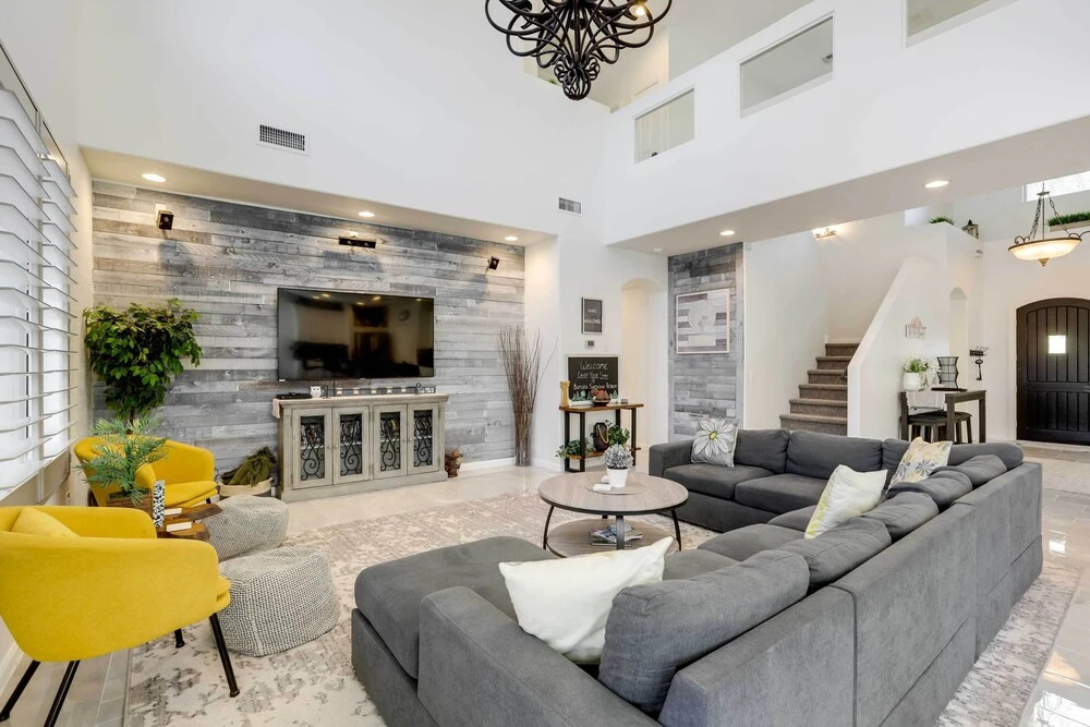 Pool, Fire Pit & Grill: Goodyear Home!