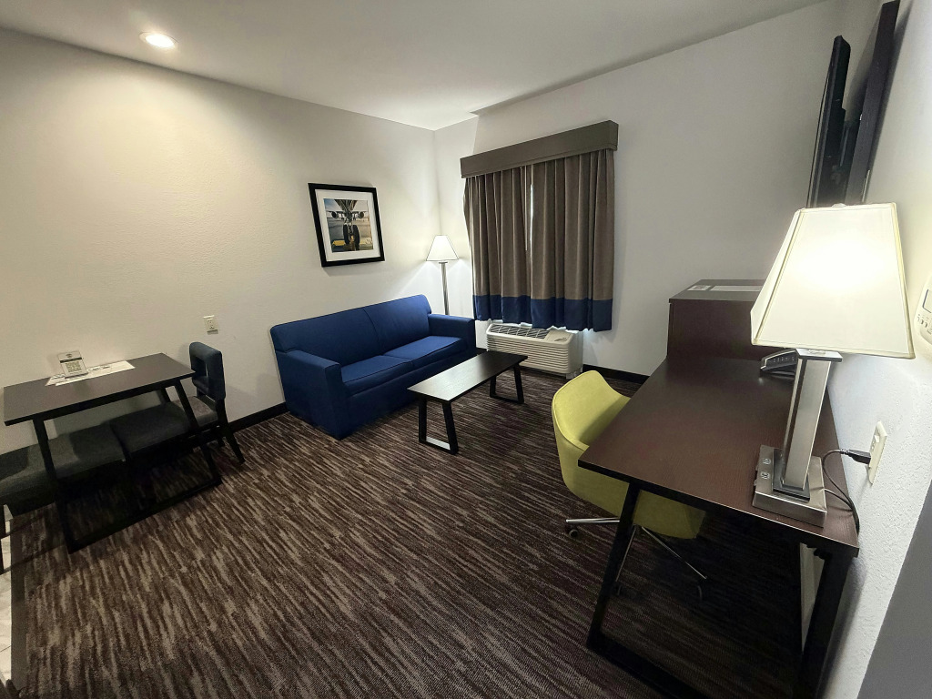 Atrium Hotel and Suites DFW Airport