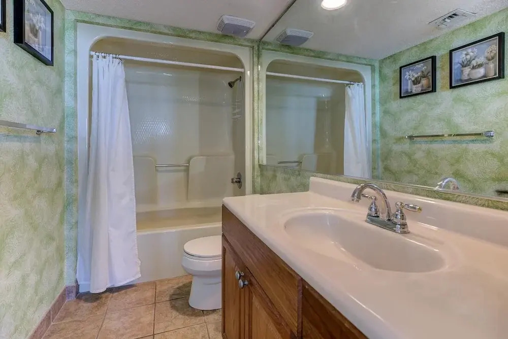 Sea Winds 101 3 Bedroom Condo
