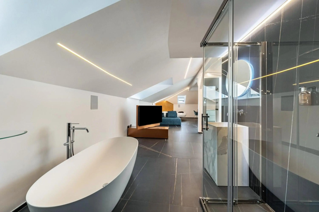 App 6 Palazzo Cavour