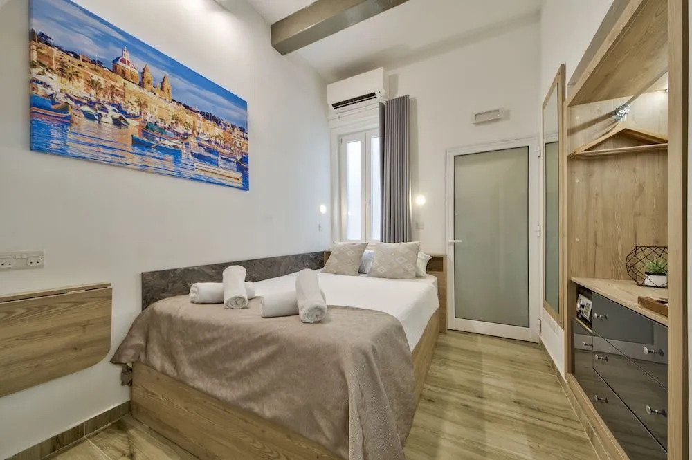 Tritoni Mini Studios - Valletta