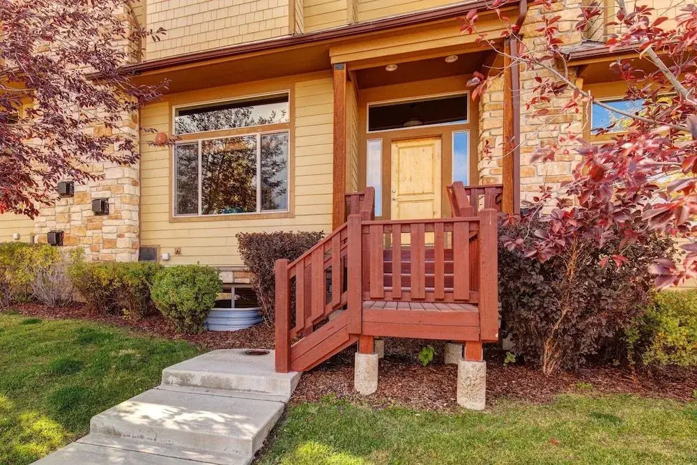 4BR/3.5BA Remarkable Bear Hollow Townhome by RedAwning
