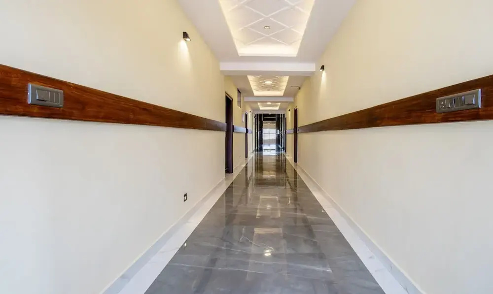 Treebo Jaguar Comforts, 3 Kms From Mahatma Gandhi Park