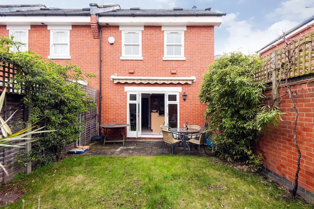 Lovely Putney Home by the Thames