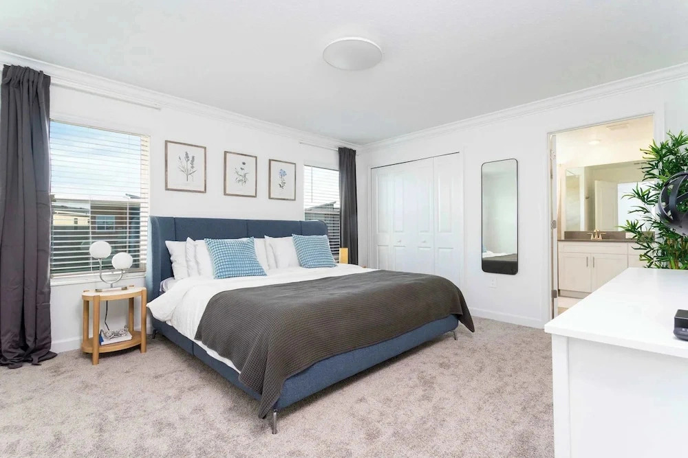 Stylish & Fun Retreat, Pool, Themed Rooms