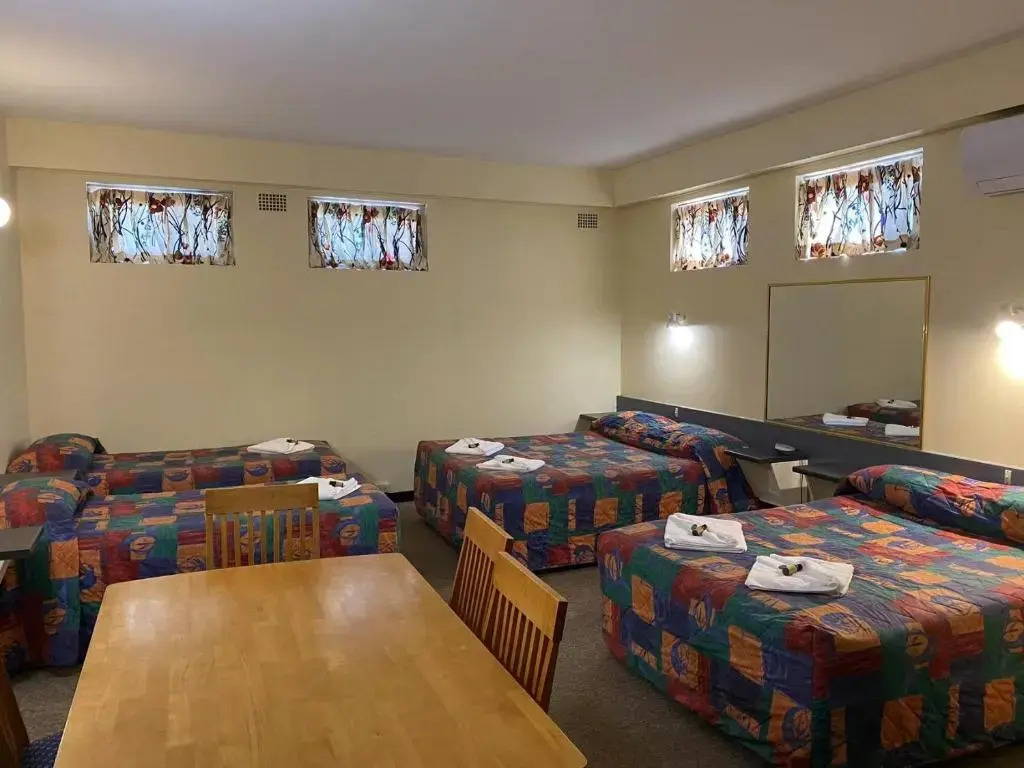 Gateway Motor Inn