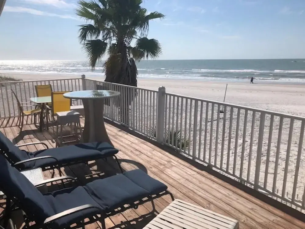 Misty Isles Redington Beachfront Suites 3 and 4