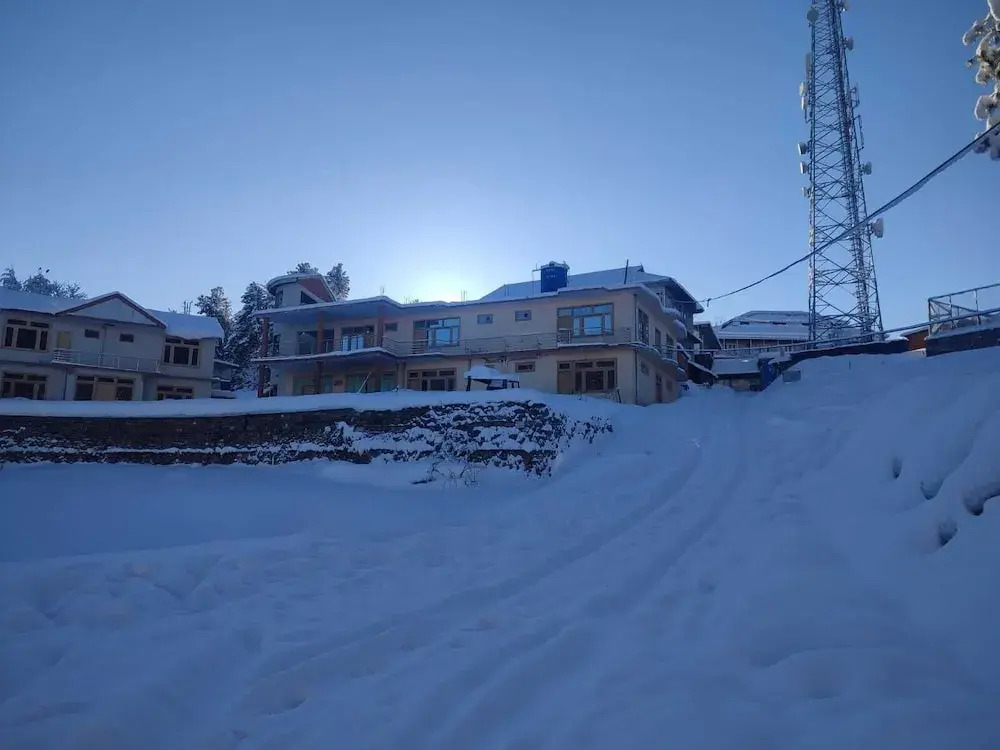 Paradise Hotel & Hillside Cottage Shogra